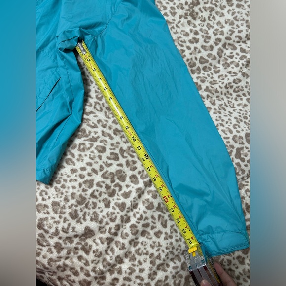 Women’s Columbia windbreaker! - Picture 2 of 6